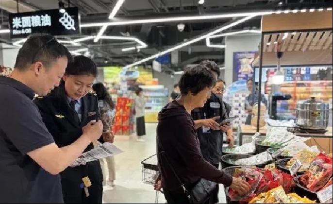 云南省市场监管局组织开展端午节食品安全&ldquo;你点我检&rdquo;服务惠民生现场活动